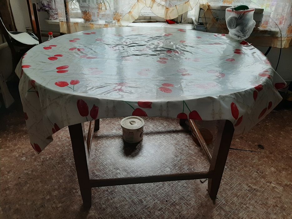 продам круглый стол