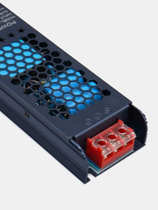 Блоки питания в ассортименте.