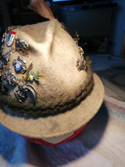 Ловджийско -туристическа  вълнена шапка за ценители