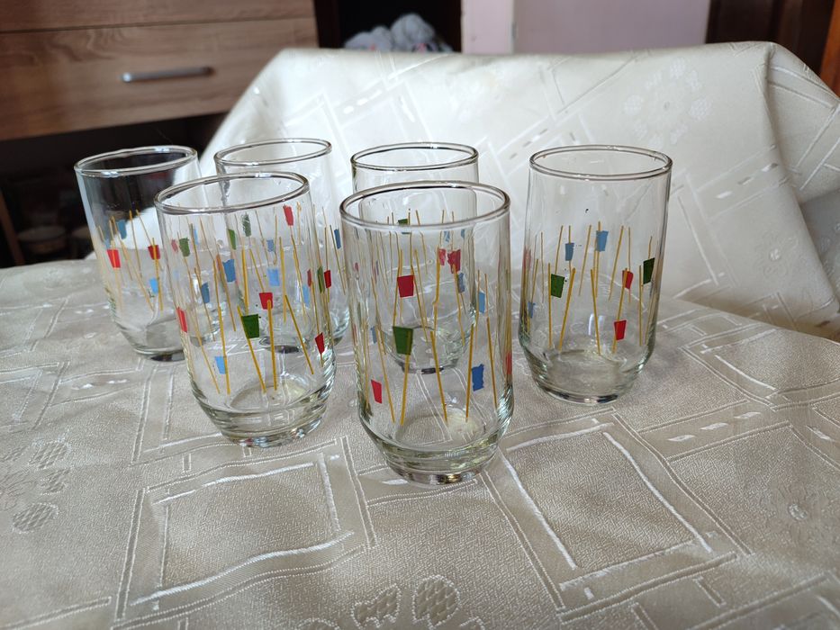 Нови руски чаши за безалкохолно, вода .