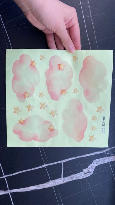 Неоновые облака для детской