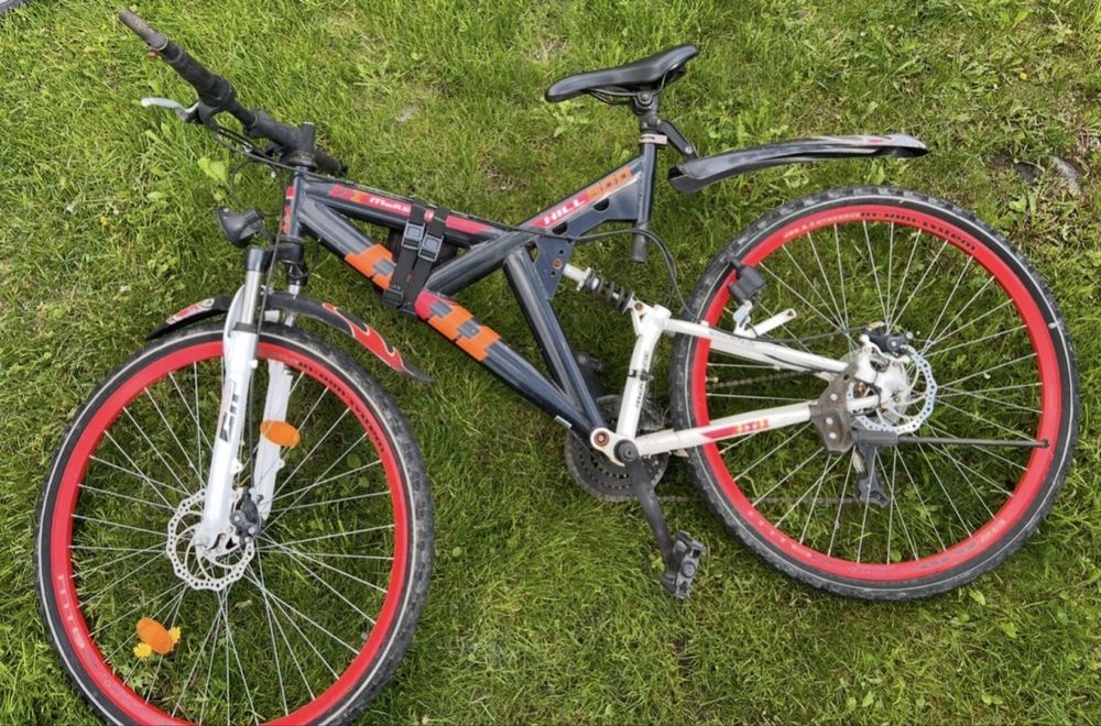 Biciclete, mai multe modele.