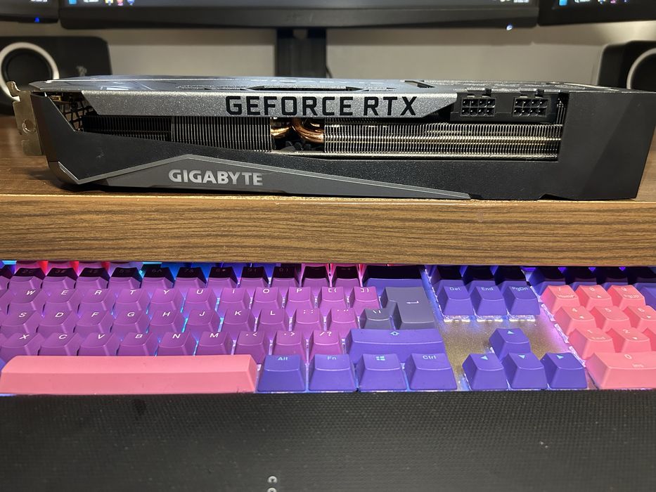 Placa video Nvidia Gigabyte Geforce RTX 3070Ti Windforce OC 8GB GDDR6X