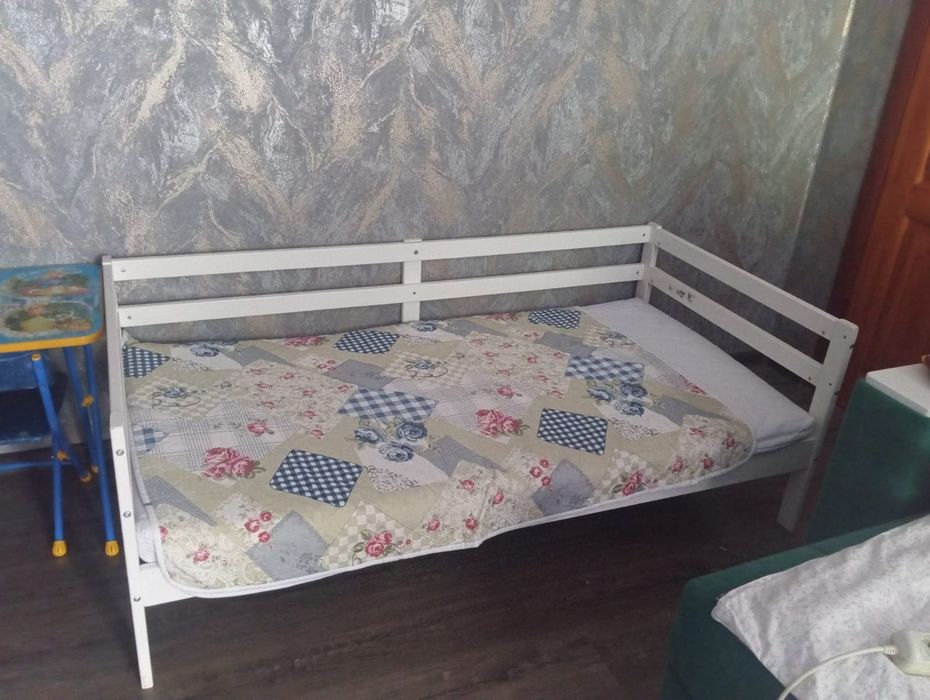 Продам детскую кроватку