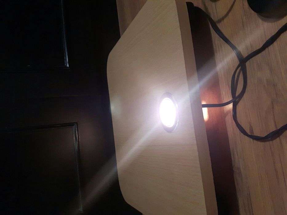 Подложка на колела с лед осветление