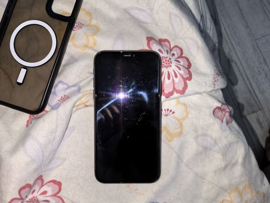 Продам iphone 11