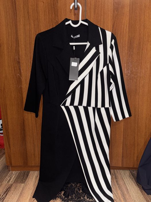 Женское платье, все по 15.000 тг