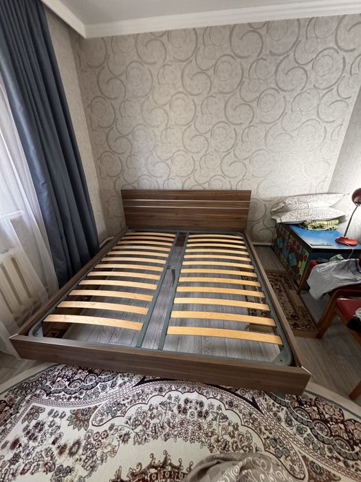 Кровать двуспальная