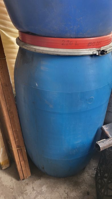 Butoi 220 litri plastic