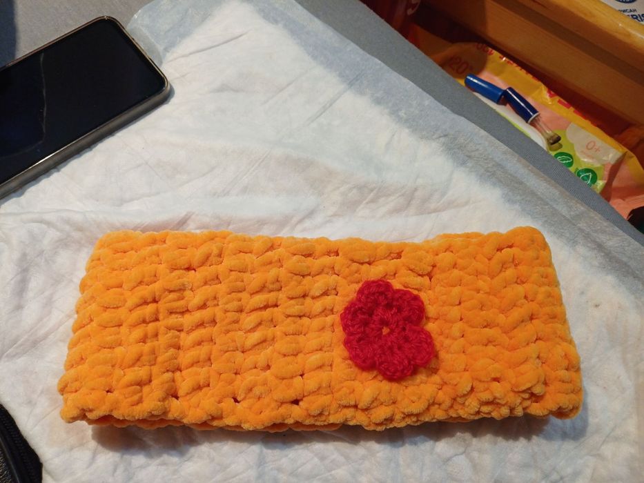 Шал или лента ръчно оплетени