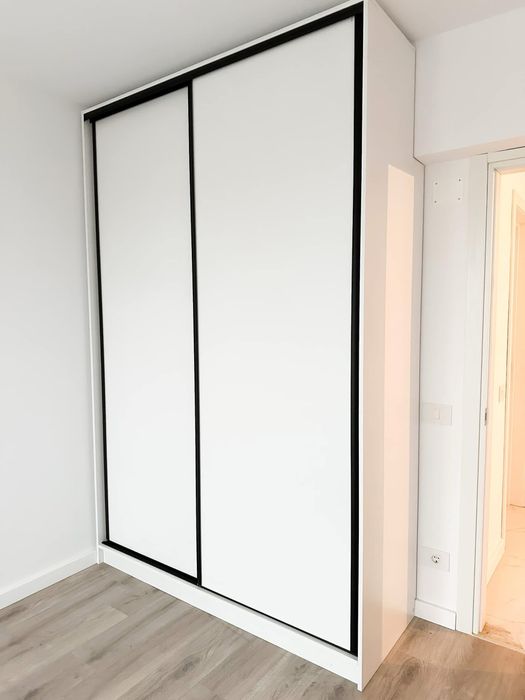 Dreasinguri mobilier pe comanda