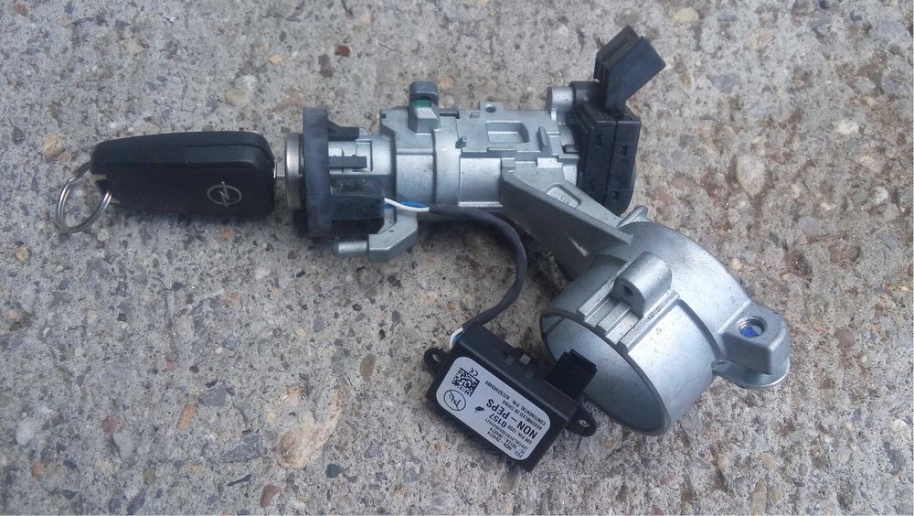 Контактен ключ Opel Astra J / Опел Астра Ж