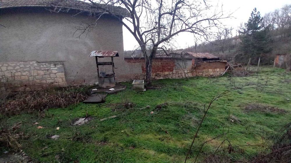 Продава се Къща в с. Топчии, Област Разград - 100 кв.м за 100 €/кв.м - Снимка #10