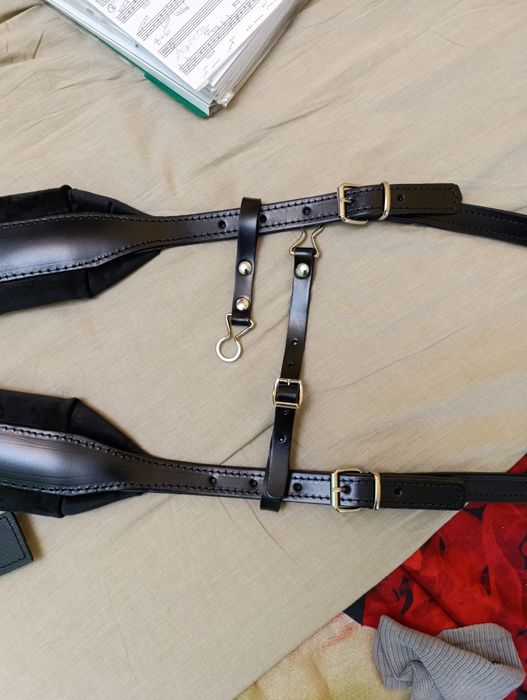 Продавам професионални  колани за акордеон. Калъфи аксесуари