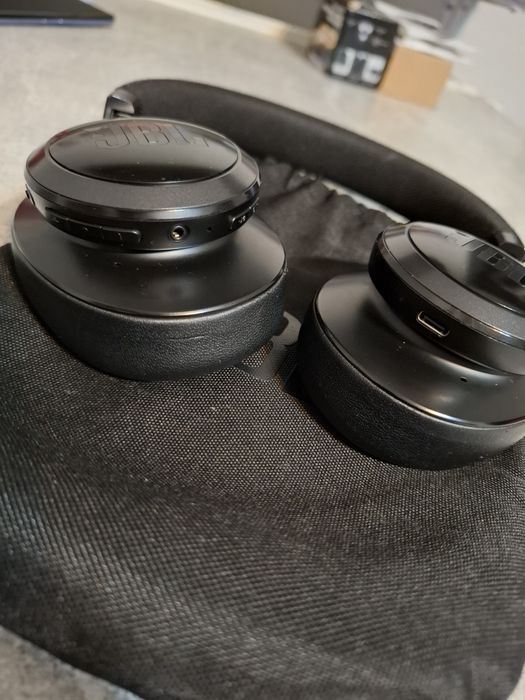 Casti JBL Live 660NC