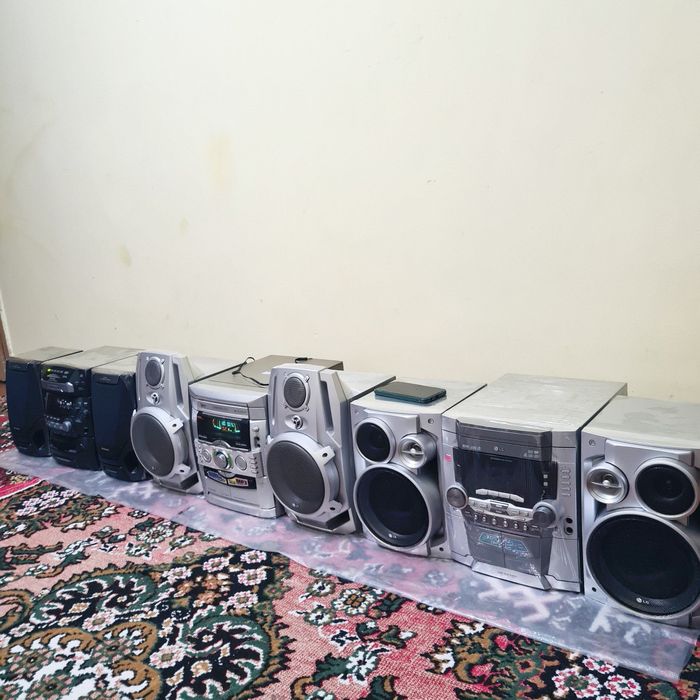 Muzikalniy sentirlar sotiladi