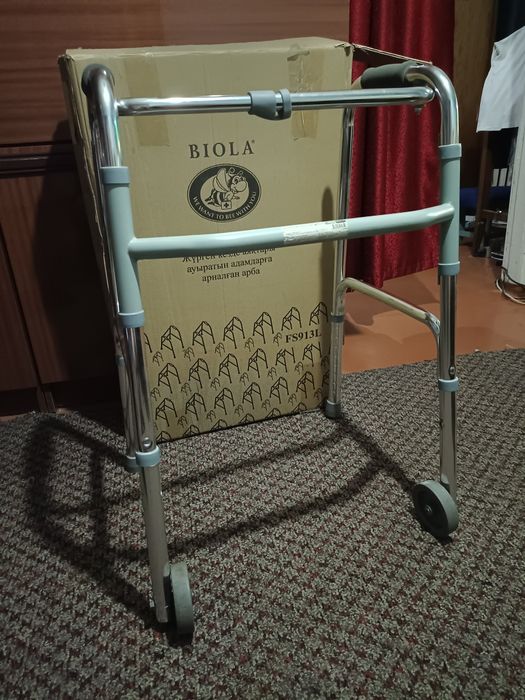 Продам новые ходунки