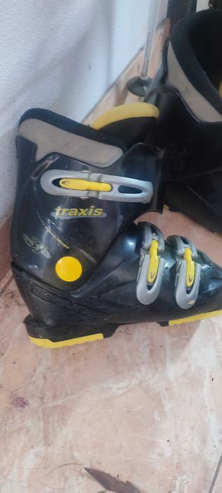 Clăpari + schiuri copii 7 ani Suceava