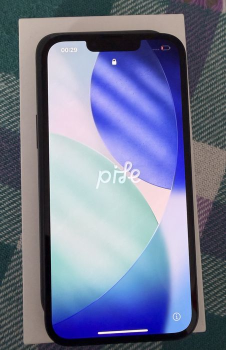 Продам iPhone 13