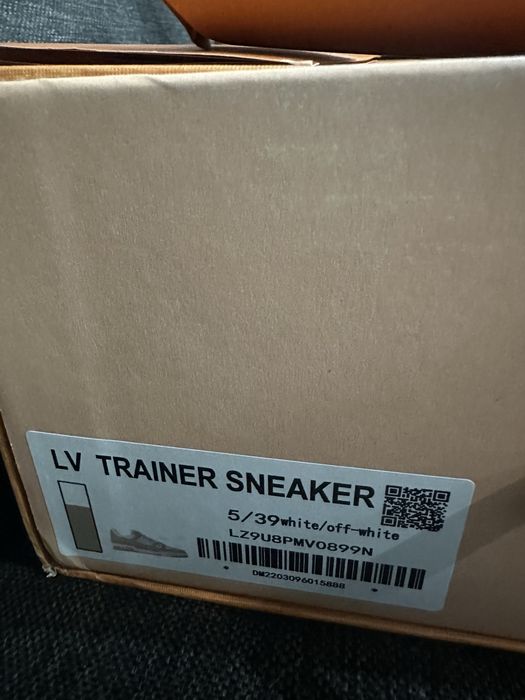 Louis Vuitton Trainer Beige