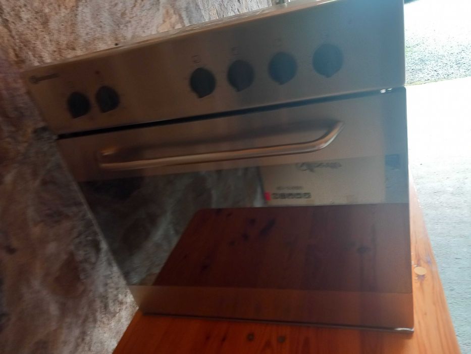 Cuptor electric și plită electrică încorporabile în stare perfectă