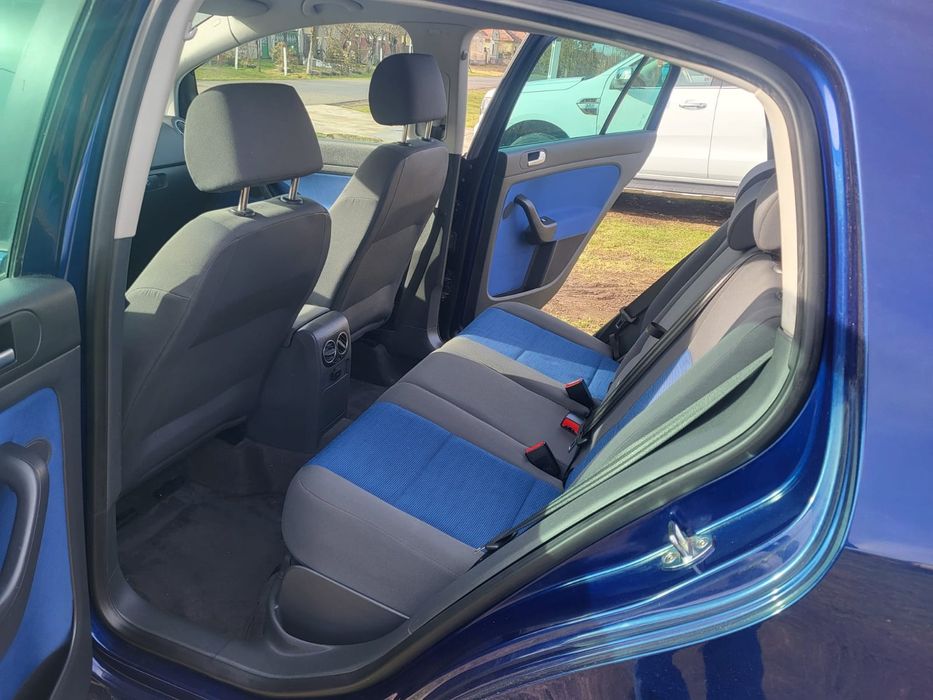 Vînd golf 5 plus 1.4 benzină adus din Germania