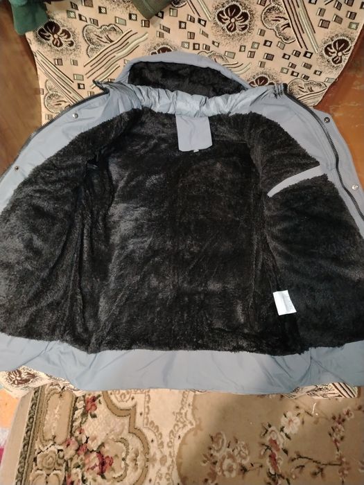 Продам зимнюю куртку