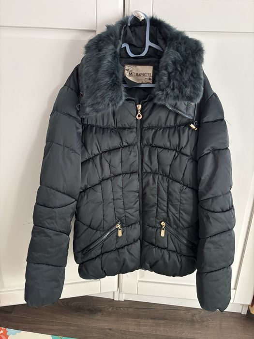 Дамско зимно яке със заешка яка, M