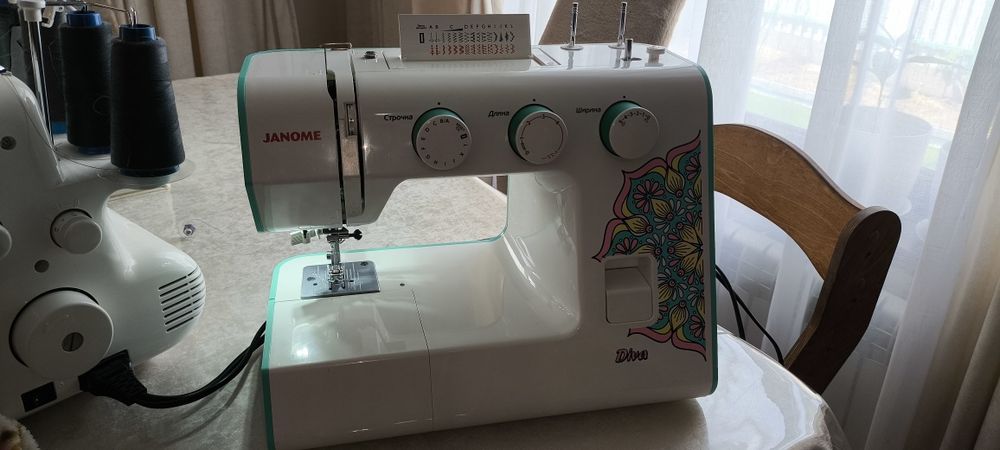 Швейная машина Janome Diva