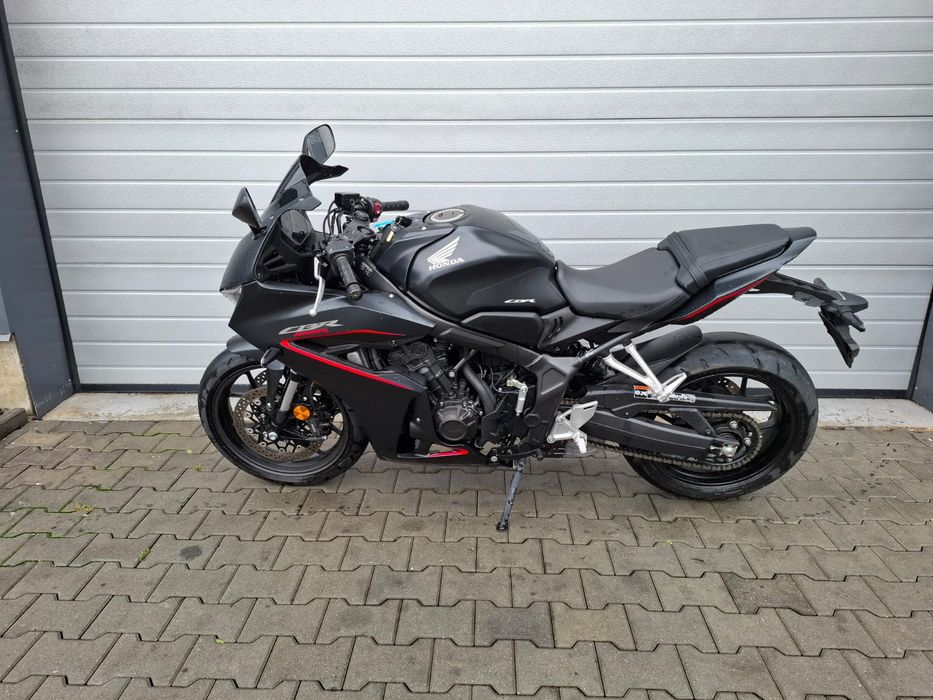 Moto M Parts Ploiesti vinde Honda Cbr 650 r model 2024 e-clutch. 35 kw