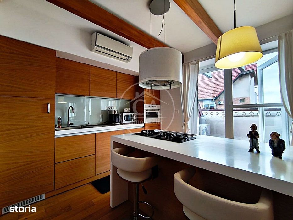Apartament de vanzare cu 4 camere si terasa, Ultracentral, Oradea
