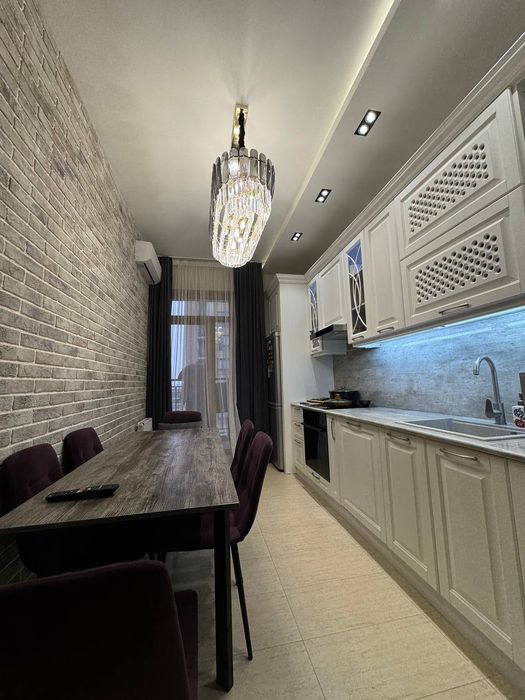 Продаю свою 4х комнт.квартиру,  100квм,  Алмазар сити премиум