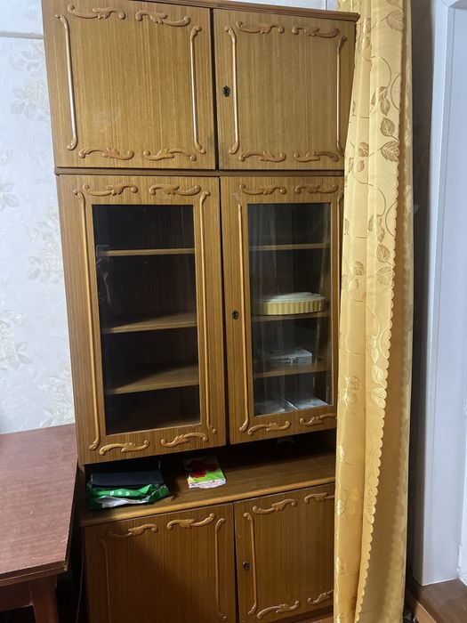 Проодам гарнитур шкафы для гостинной