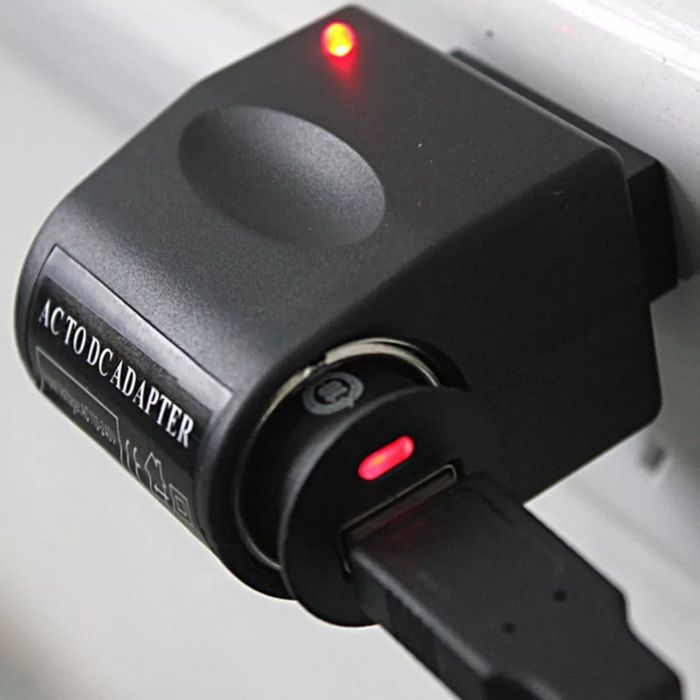 Адаптер от 220 на 12 волта - тип запалка за кола гр. Бургас Център • OLX.bg