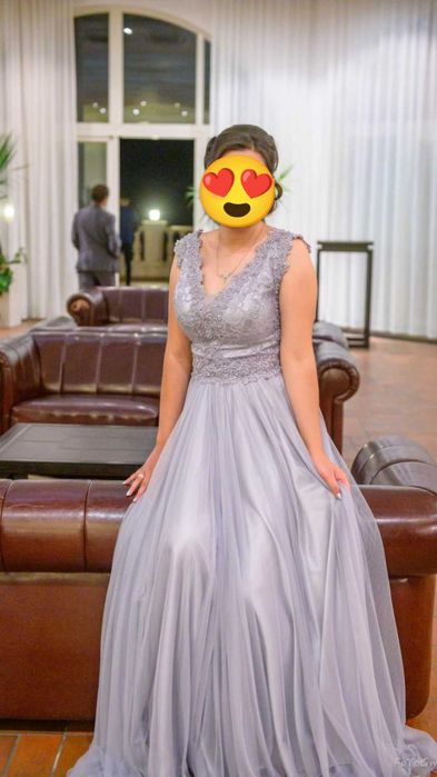 Бална рокля почти като нова