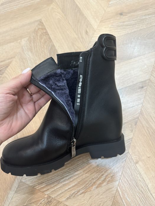 Продам ботинки зимние