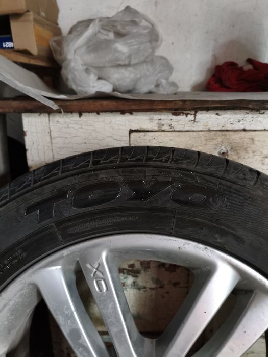 Продам шины б\у в отличном состоянии.