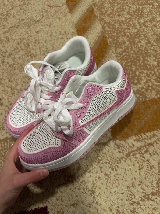 Кроссовки найк новые