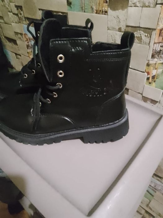 Ботинки осенние новые