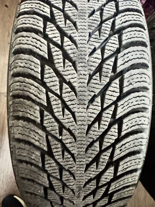 Продам зимнюю резину
