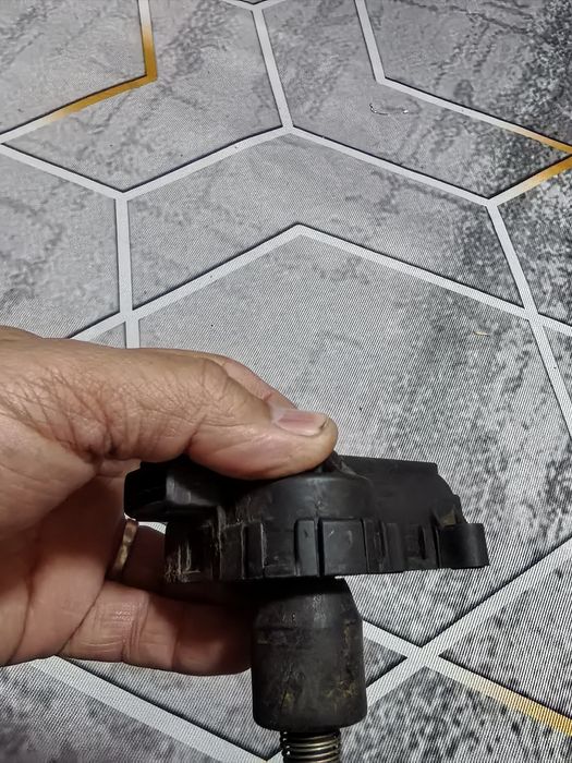 Запчасти Ауди датчик холостого хода