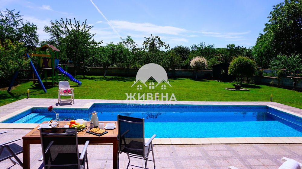 Продава къща с басейн в с.Соколово, обл. Добрич