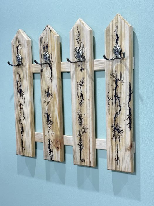 Закачалка за стена