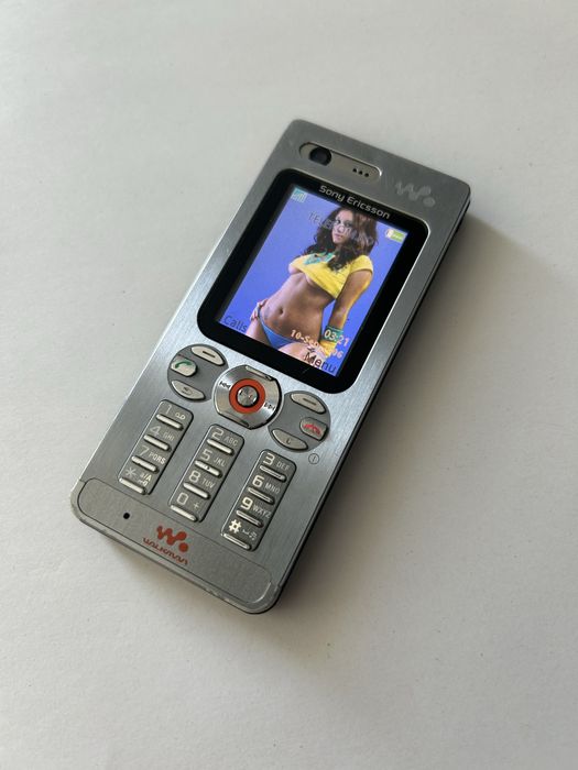 Sony Ericsson W880i Walkman colectie full functional