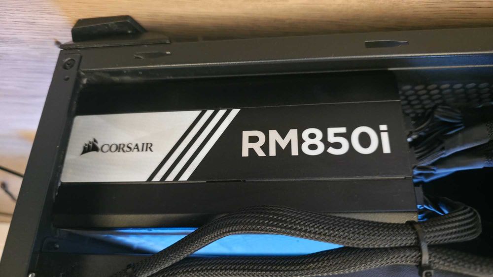 Corsair RM850i – 850W, Full Modular, Garanție eMAG 23.01.2027 – 350 lei negociabil
