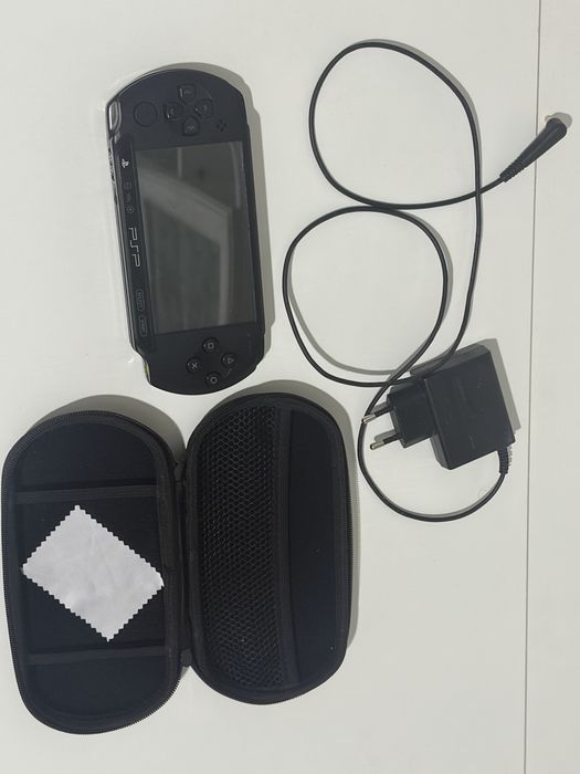 Psp e1008 с комплектацией, без минусов