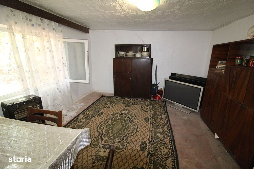 Vând casă în Măceu/Bretea Română, P+Pod, suprafață teren 329mp...