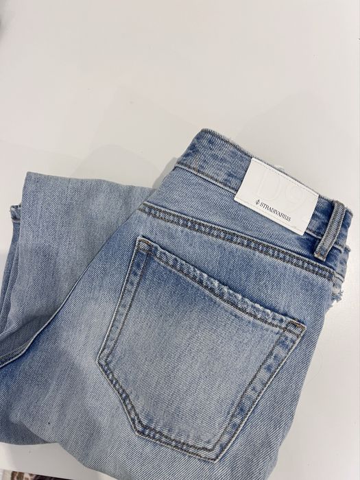 джинсы Stradivarius