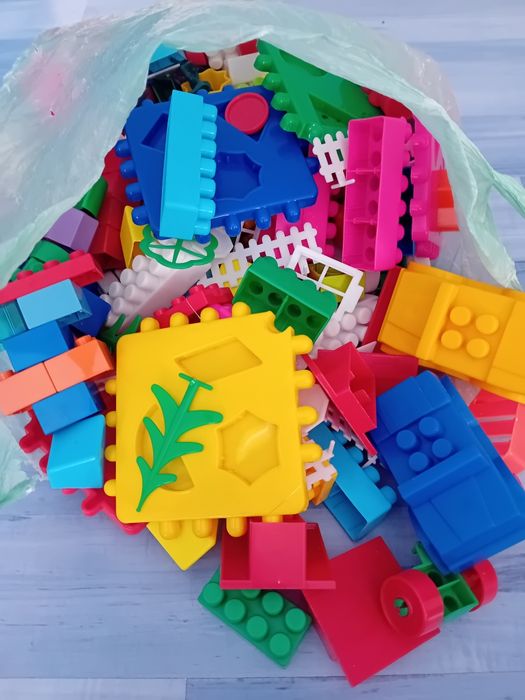 Конструктор с разнообразни форми