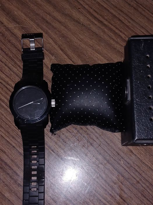 Ceas Diesel in cutie